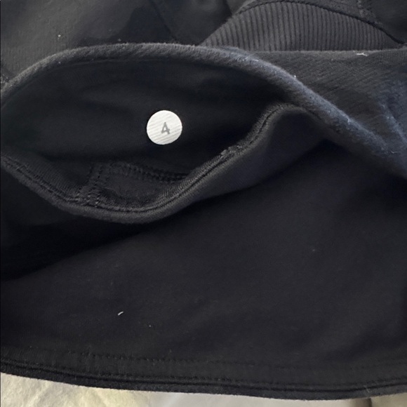Lululemon Sun Salutation Pants Soot Black Camo Sz 4 Pockets - Picture 7 of 7